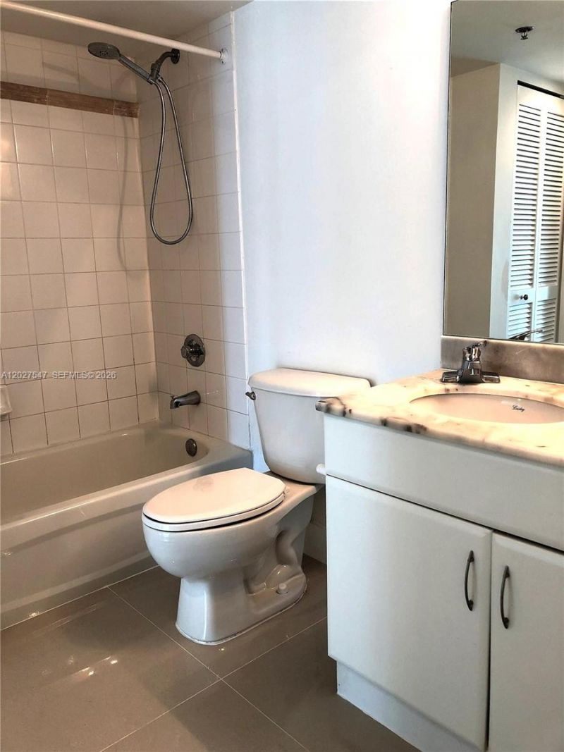 1200 Brickell Bay Dr , Unit 3903, Miami, FL 33131 Photo