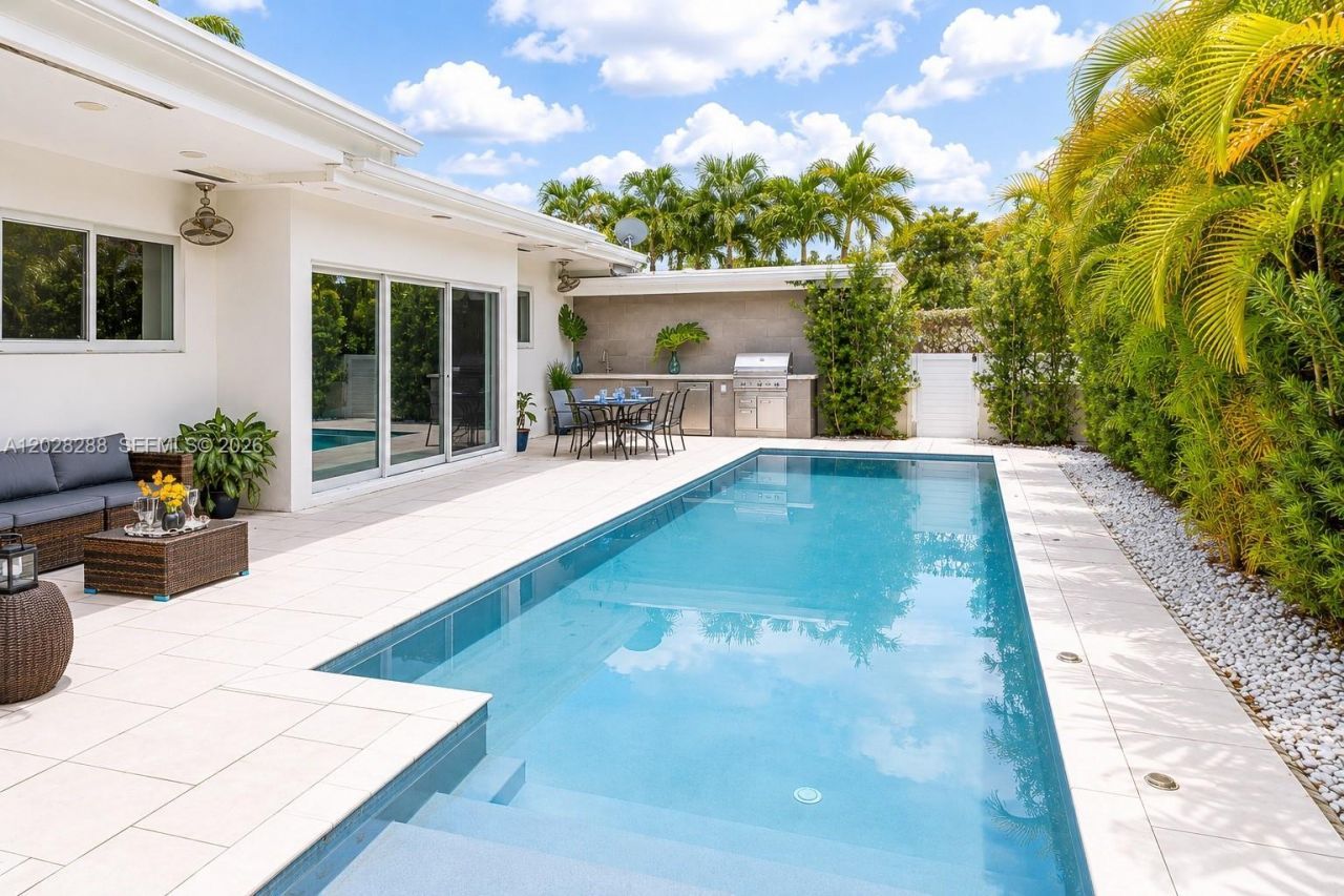 857 NE 98th St , Miami Shores, FL 33138 Photo