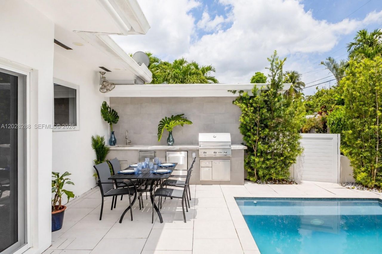 857 NE 98th St , Miami Shores, FL 33138 Photo