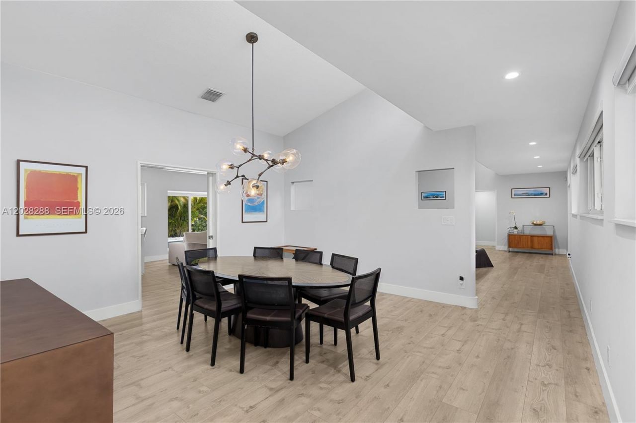 857 NE 98th St , Miami Shores, FL 33138 Photo