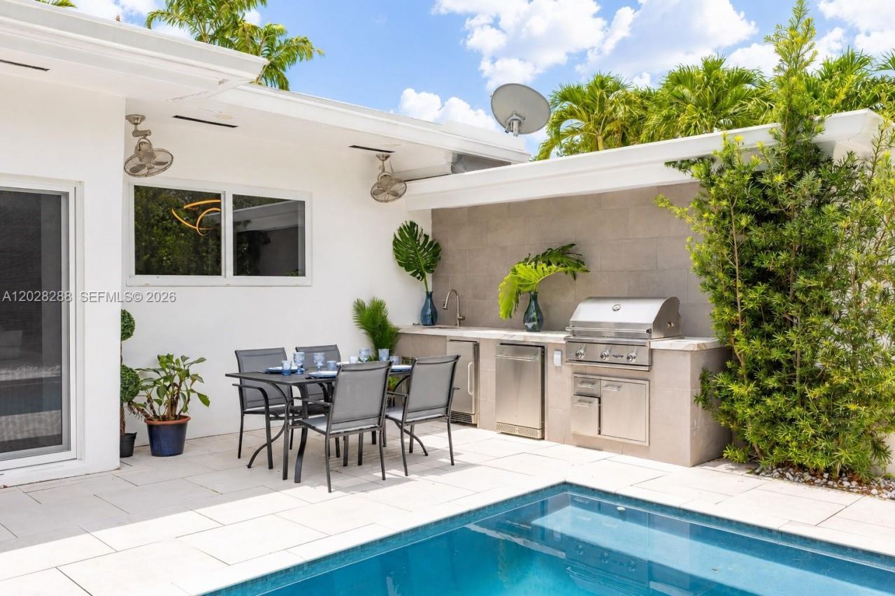 857 NE 98th St , Miami Shores, FL 33138 Photo