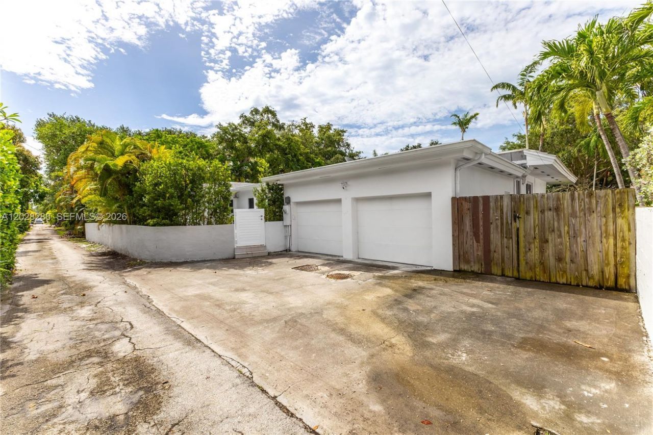 857 NE 98th St , Miami Shores, FL 33138 Photo