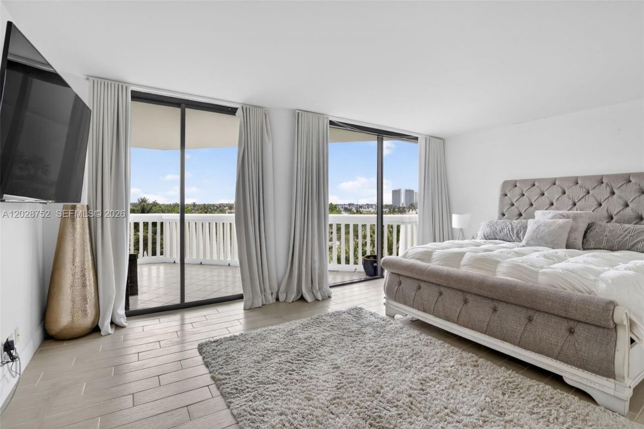 1000 Island Blvd , Unit 503, Aventura, FL 33160 Photo
