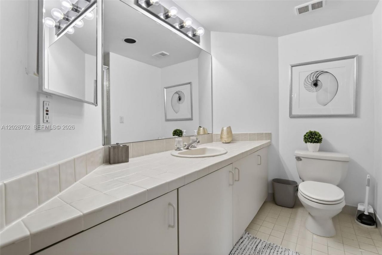 1000 Island Blvd , Unit 503, Aventura, FL 33160 Photo