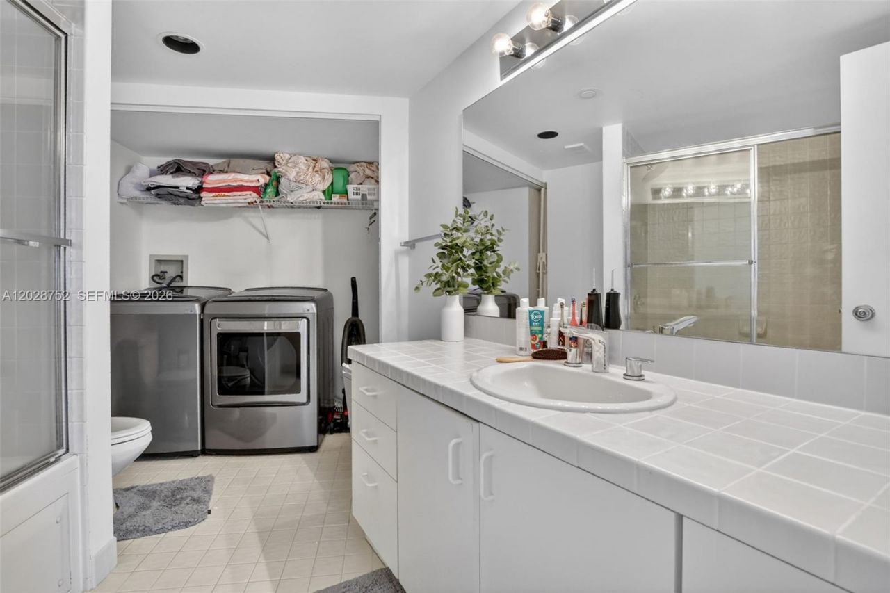 1000 Island Blvd , Unit 503, Aventura, FL 33160 Photo