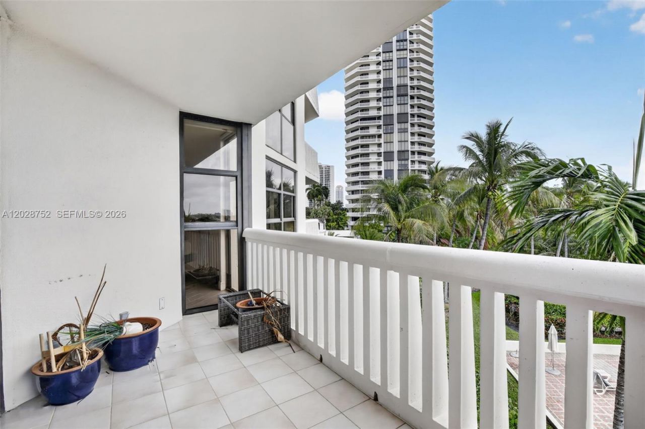 1000 Island Blvd , Unit 503, Aventura, FL 33160 Photo