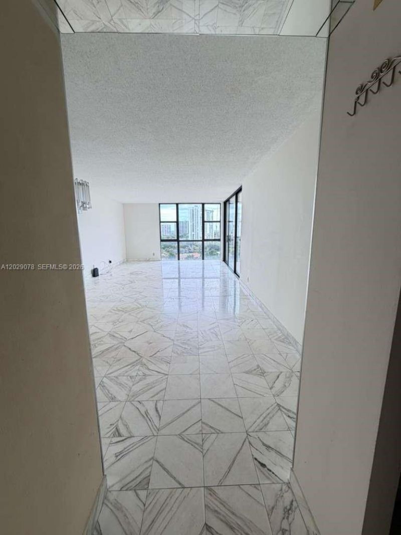 20379 W Country Club Dr , Unit 1433, Aventura, FL 33180 Photo