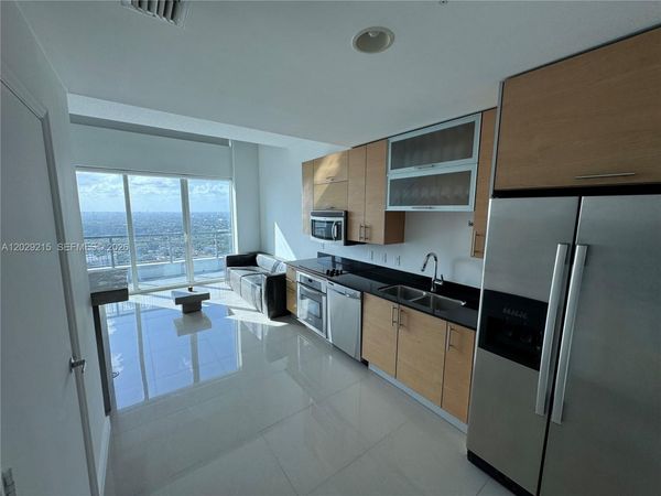 60 SW 13th St, Unit 2807, Miami, FL 33130