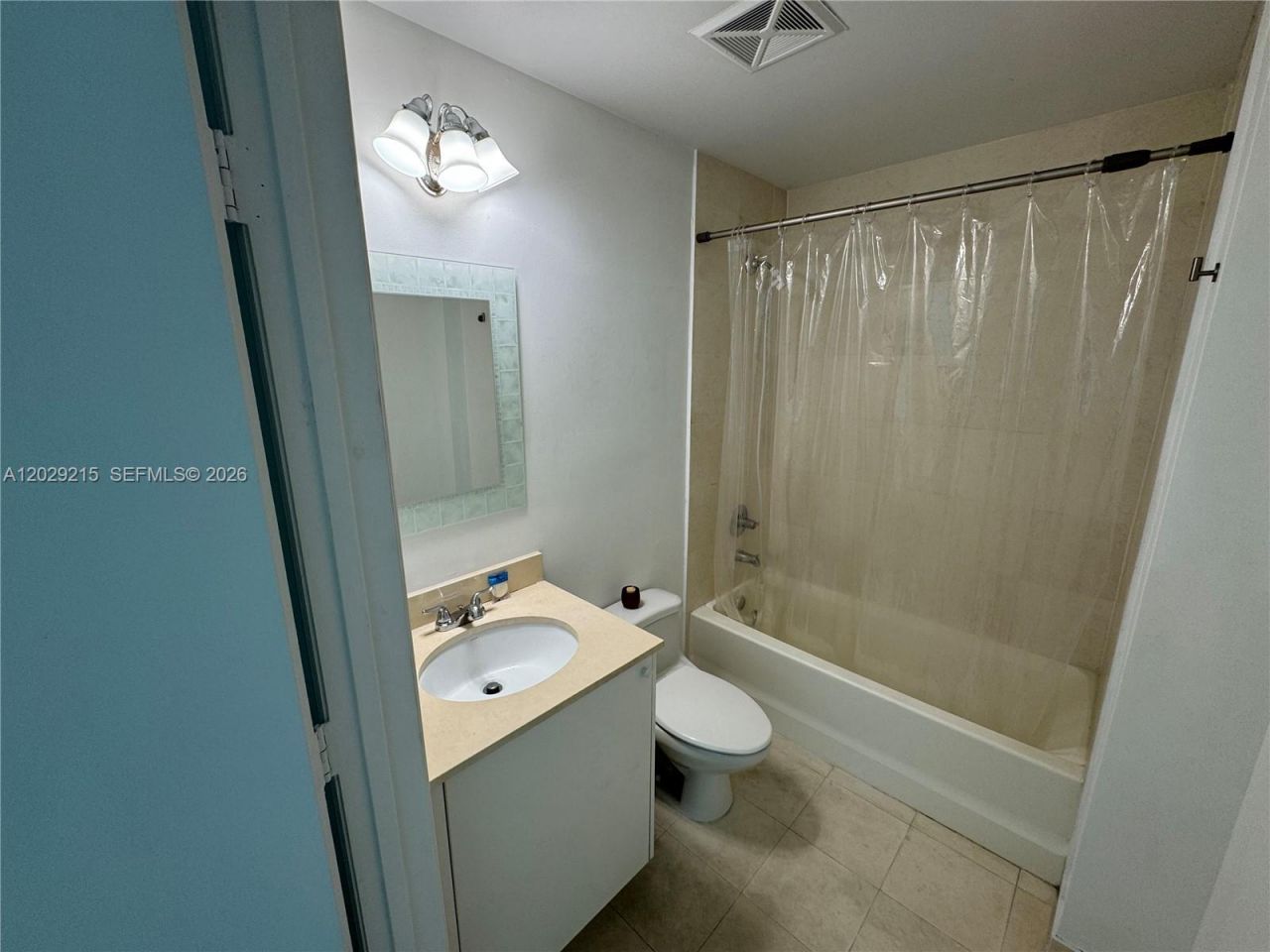 60 SW 13th St, Unit 2807, Miami, FL 33130 Photo