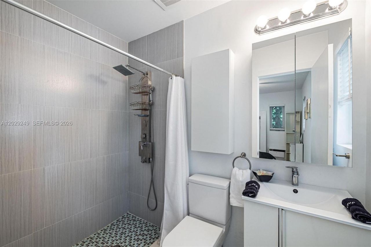 1419 West Ave , Unit 201, Miami Beach, FL 33139 Photo