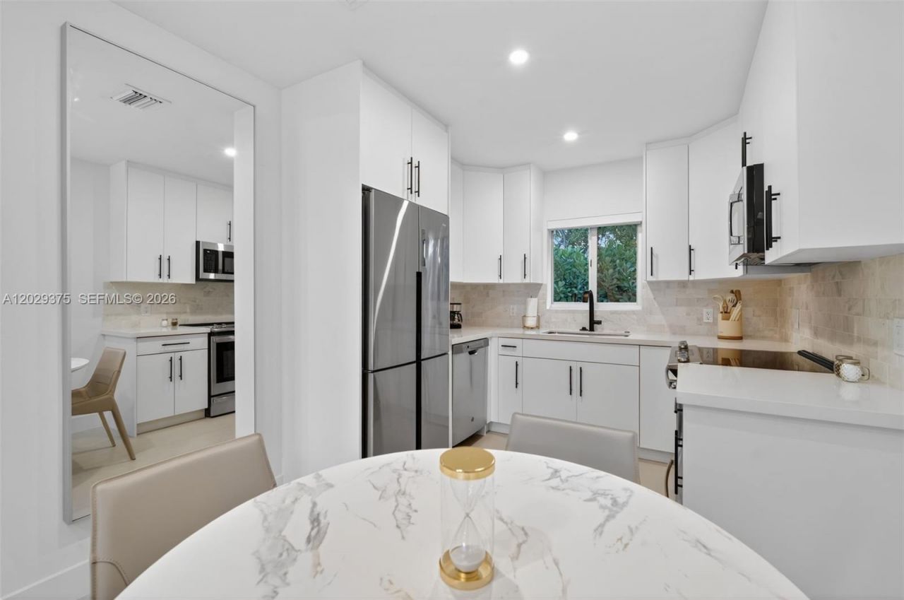 8109 Harding Ave , Miami Beach, FL 33141 Photo