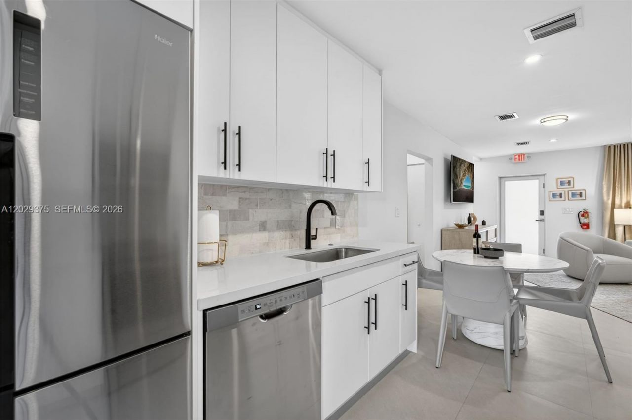 8109 Harding Ave , Miami Beach, FL 33141 Photo