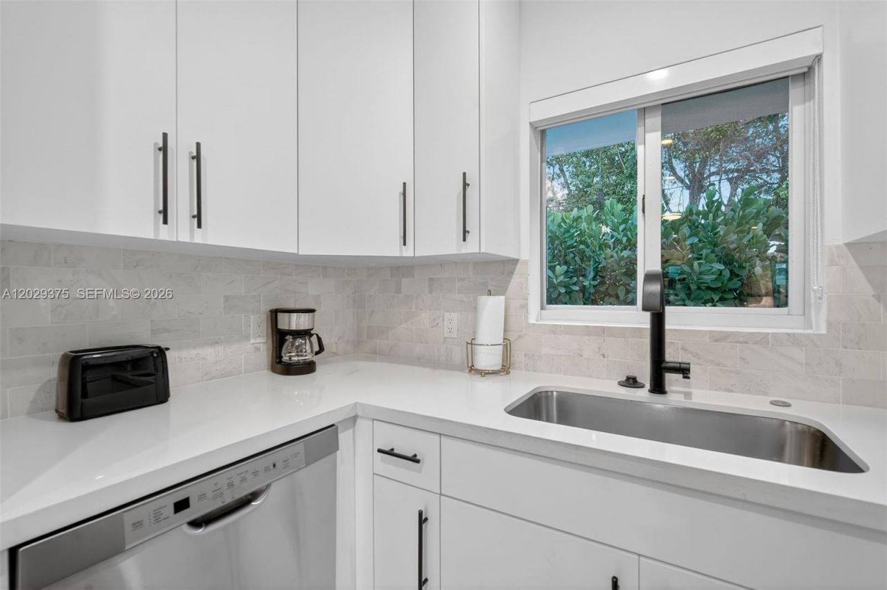 8109 Harding Ave , Miami Beach, FL 33141 Photo