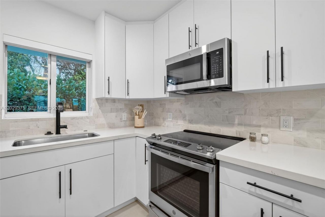 8109 Harding Ave , Miami Beach, FL 33141 Photo