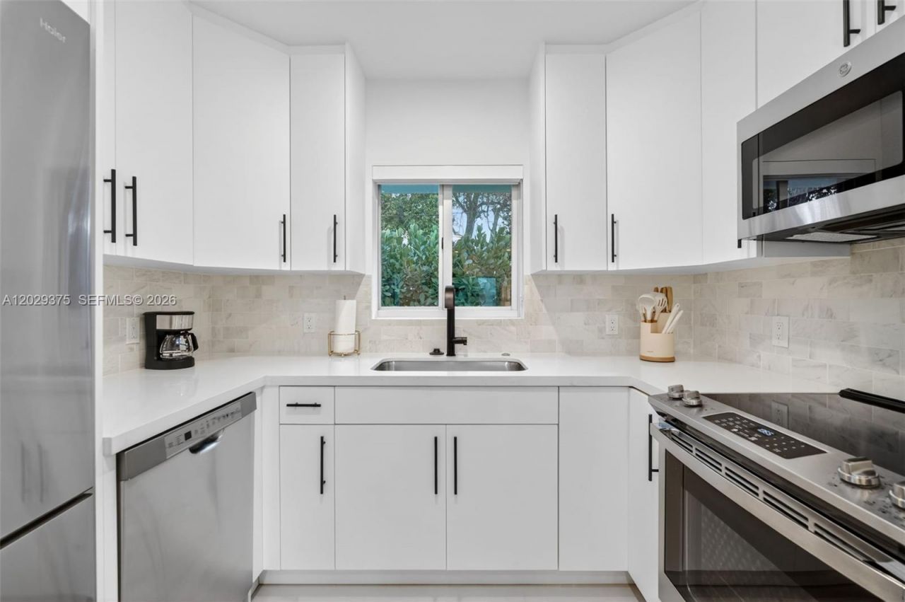 8109 Harding Ave , Miami Beach, FL 33141 Photo