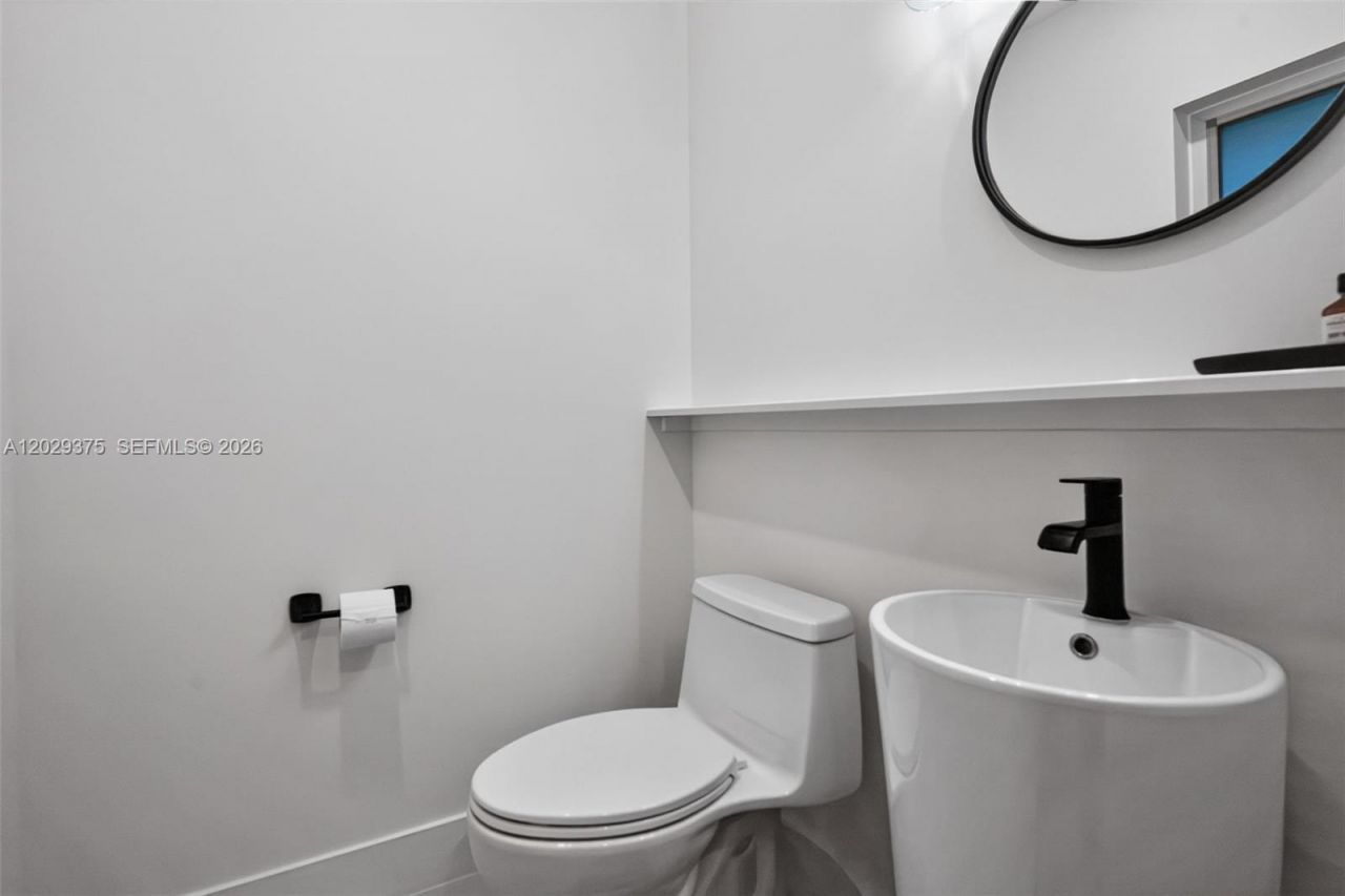 8109 Harding Ave , Miami Beach, FL 33141 Photo