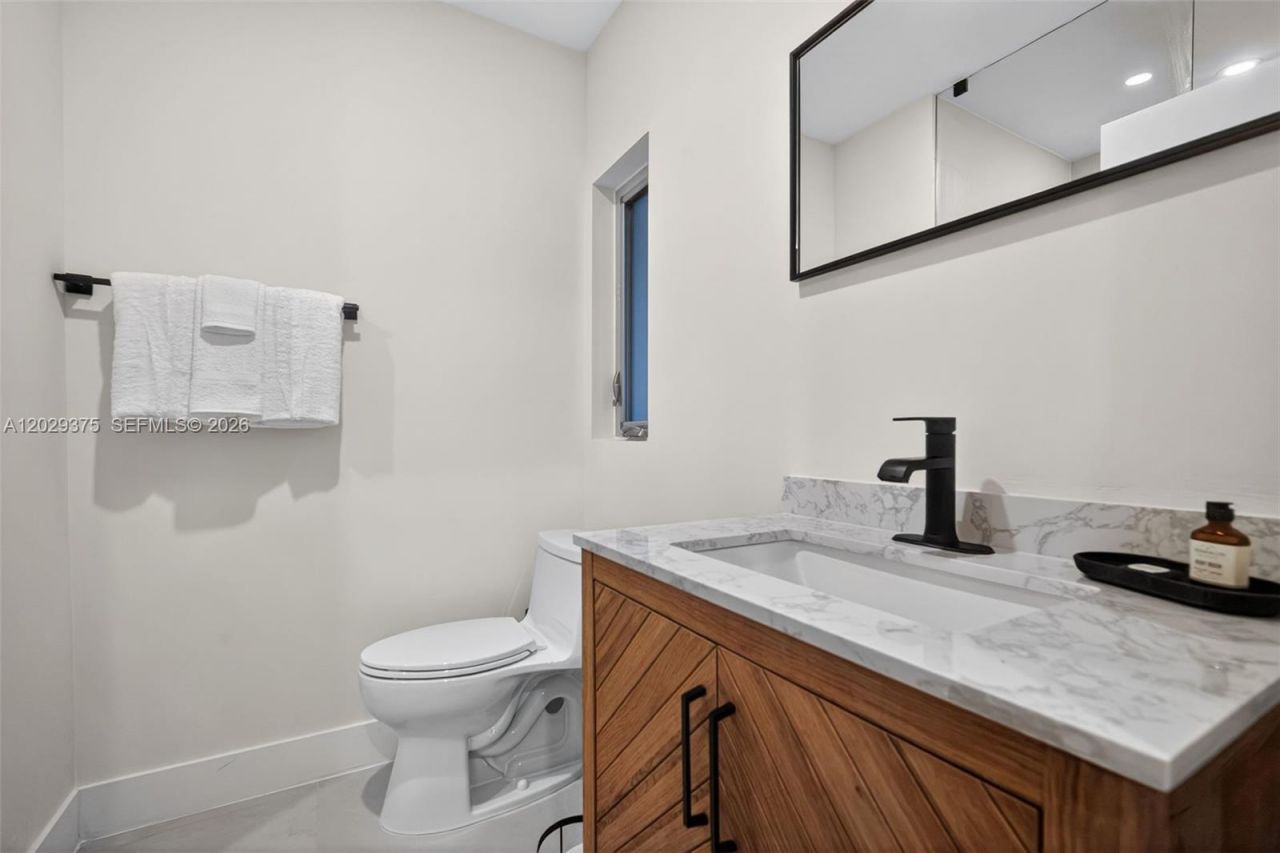8109 Harding Ave , Miami Beach, FL 33141 Photo