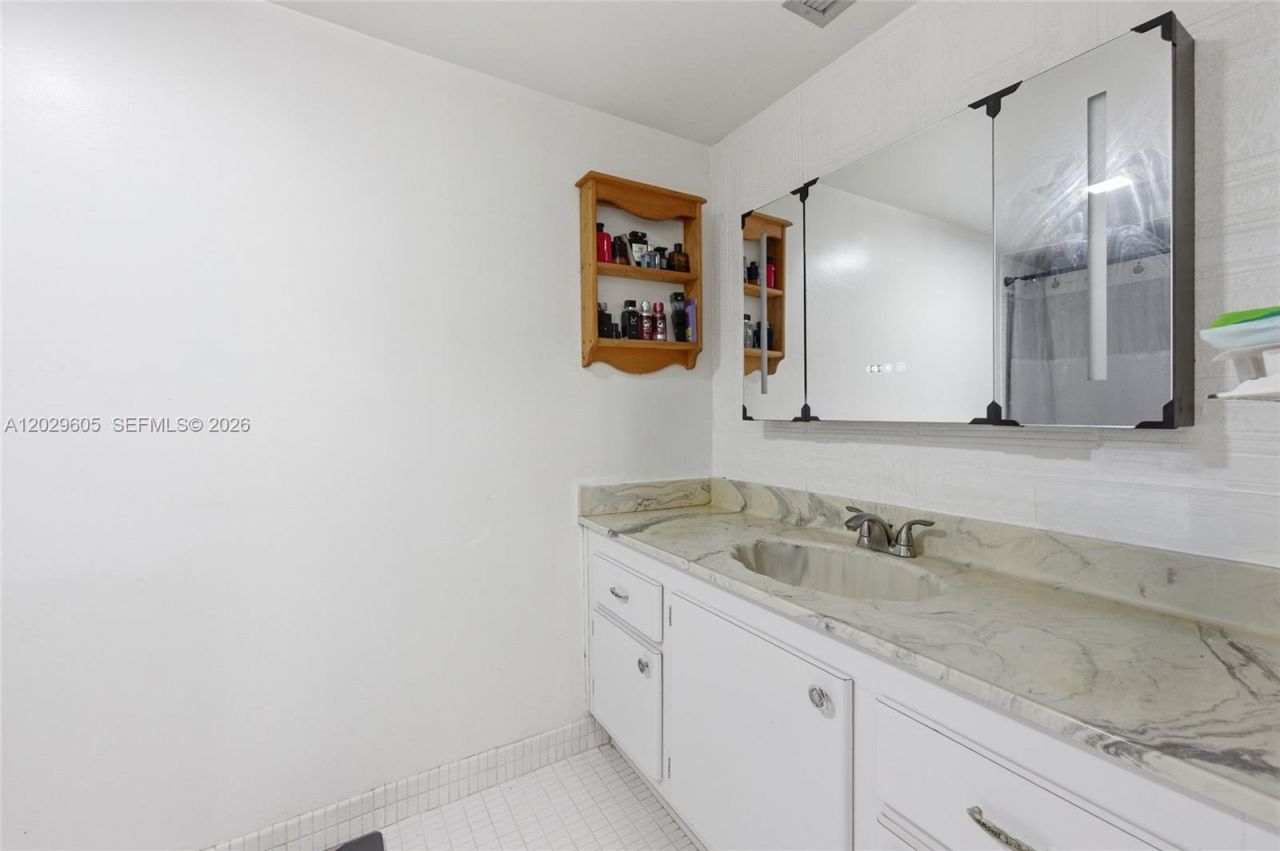 1501 NE 191st St , Unit C217, Miami, FL 33179 Photo