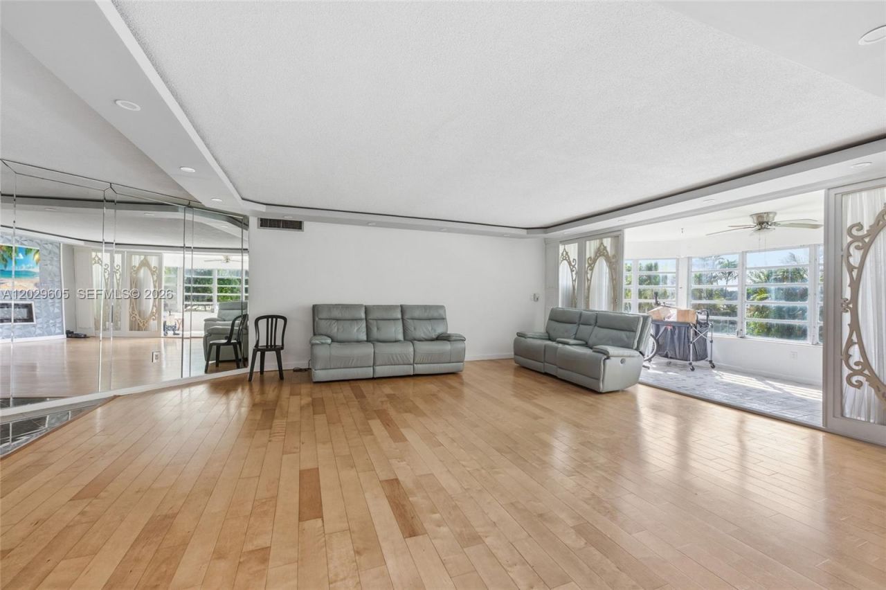 1501 NE 191st St , Unit C217, Miami, FL 33179 Photo