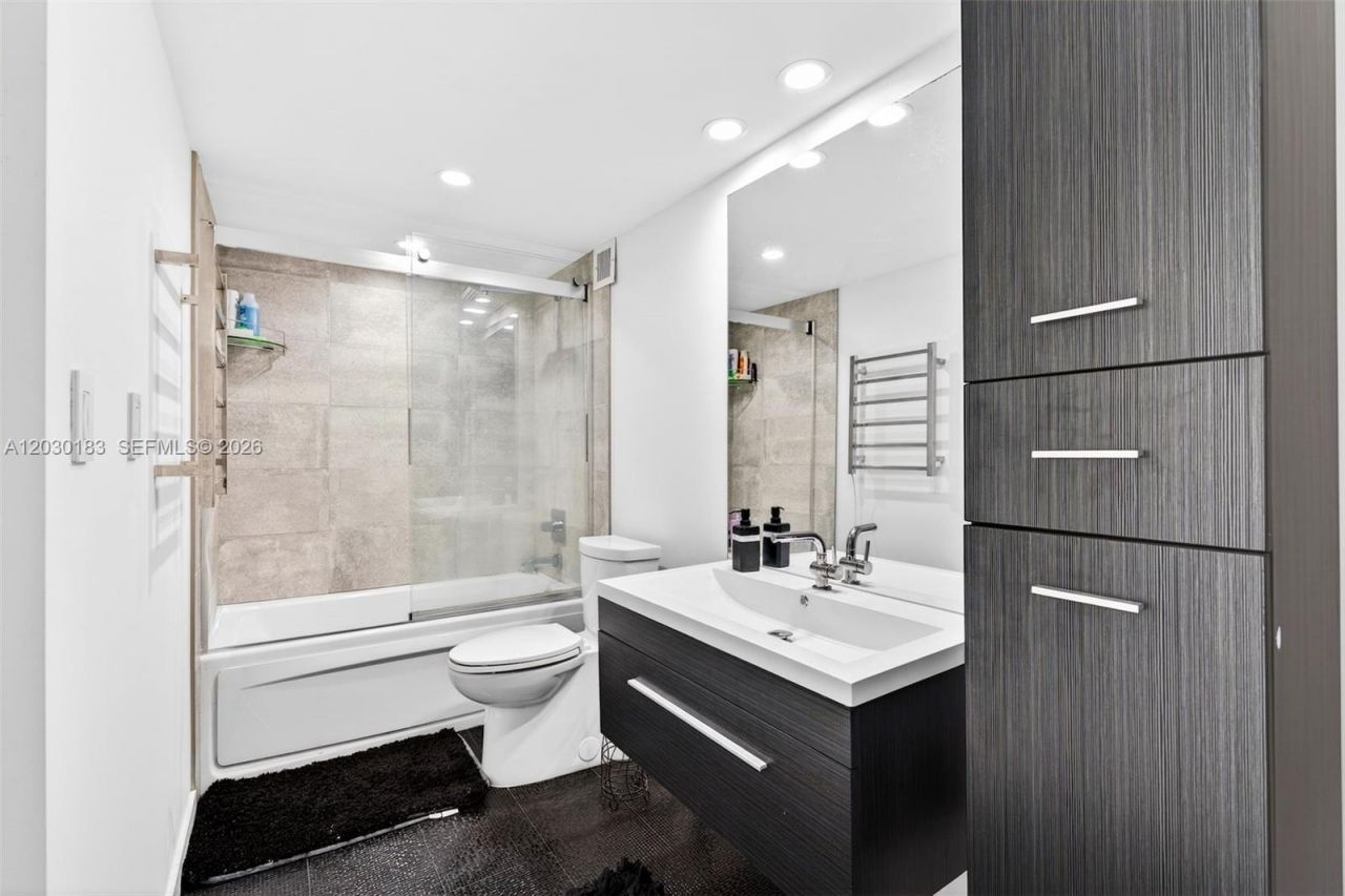 500 Three Islands Blvd, Unit 201, Hallandale Beach, FL 33009 Photo