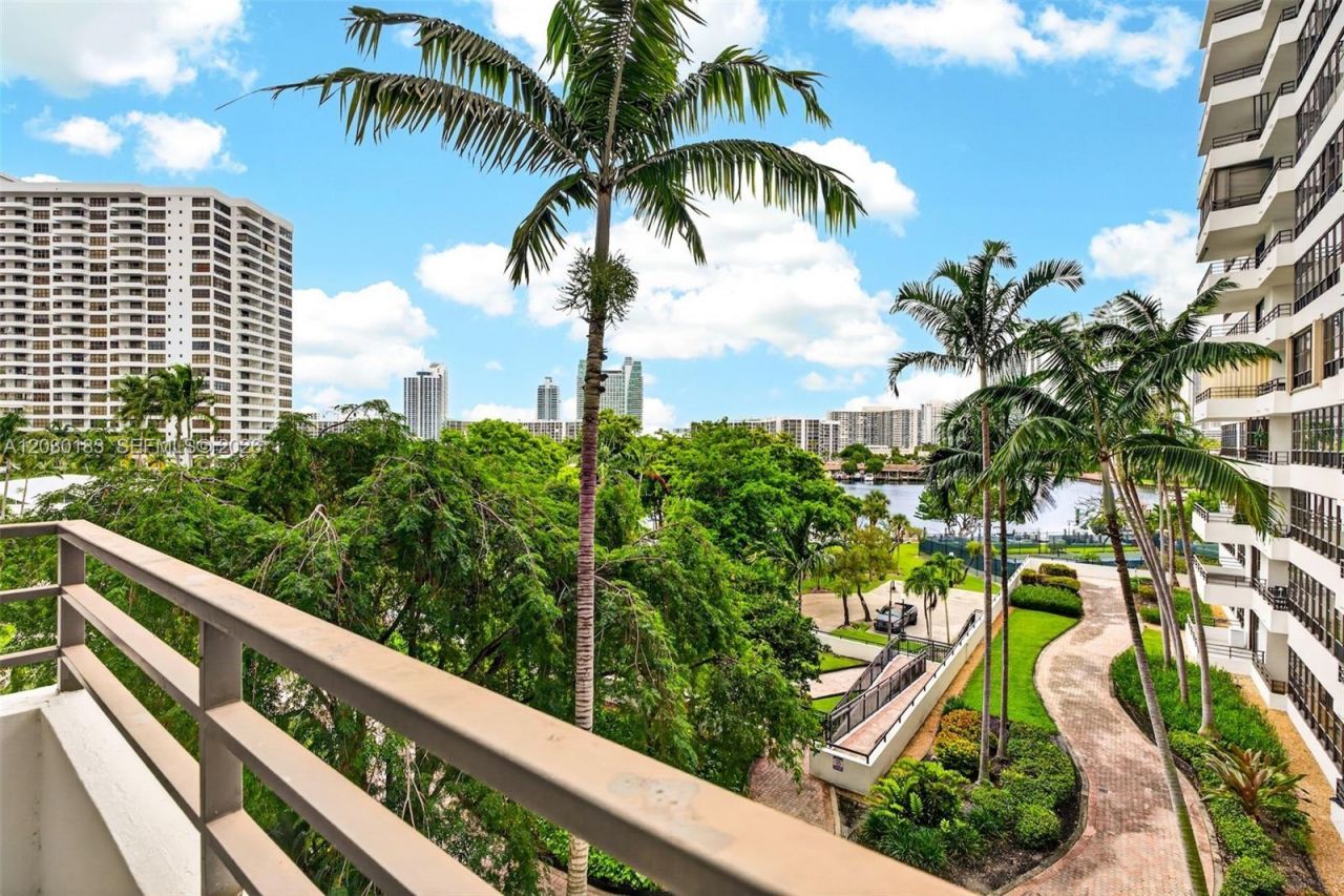 500 Three Islands Blvd, Unit 201, Hallandale Beach, FL 33009 Photo
