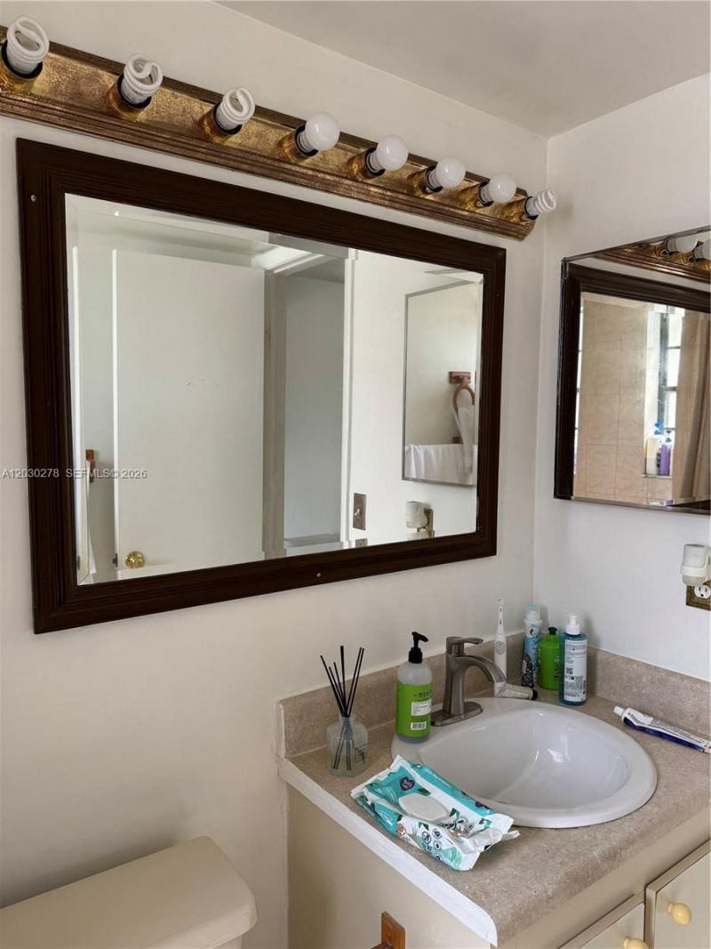 18250 Mediterranean Blvd, Unit 1502, Hialeah, FL 33015 Photo