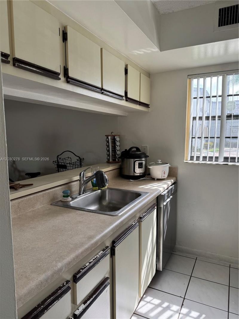 18250 Mediterranean Blvd, Unit 1502, Hialeah, FL 33015 Photo