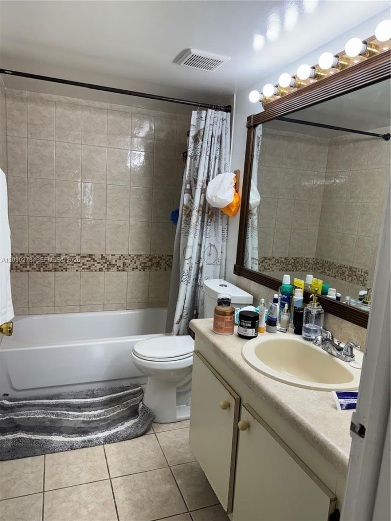 18250 Mediterranean Blvd, Unit 1502, Hialeah, FL 33015 Photo