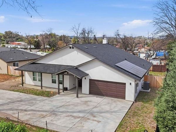 9391 Los Coches Road, Lakeside, CA 92040