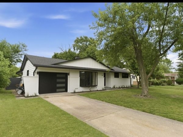 145 Wildwood Road , Elk Grove Village, IL 60007