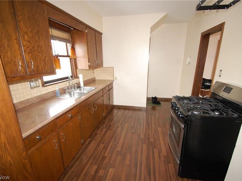146 N Richview Avenue, Youngstown, OH 44509 Photo 3
