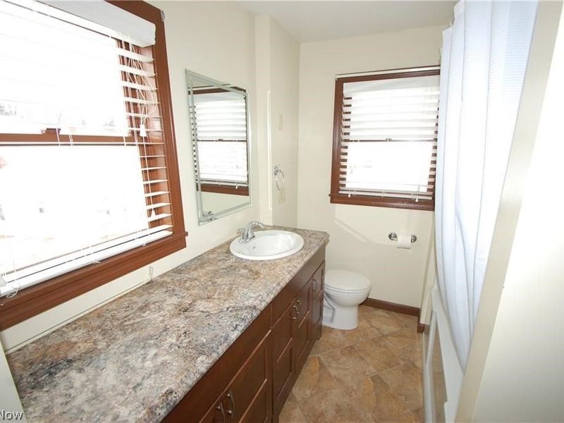 146 N Richview Avenue, Youngstown, OH 44509 Photo 8