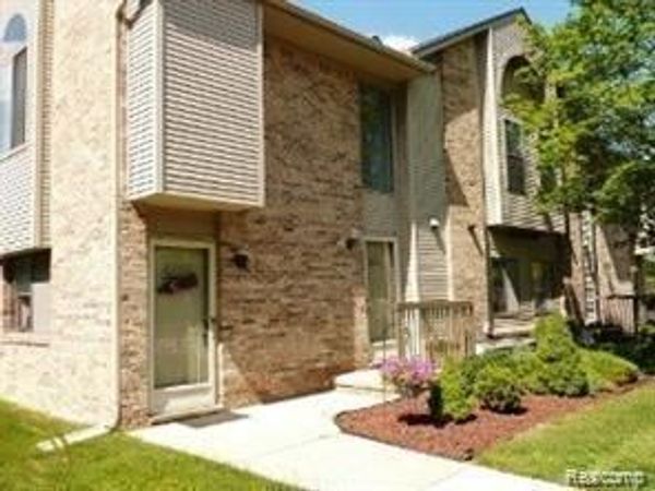 42803 Lilley Pointe , CANTON, MI 48187
