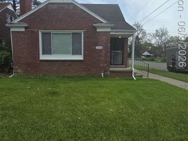 16600 Carlisle Street, Detroit, MI 48205
