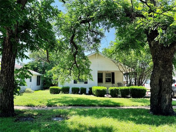 922 Plum Street, Graham, TX 76450