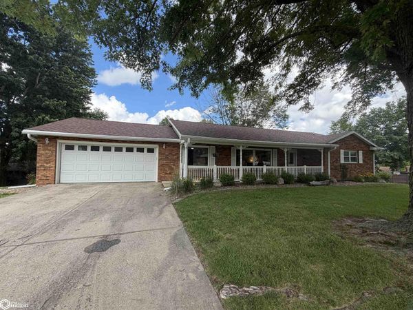 2072 Golfview Circle, Centerville, IA 52544