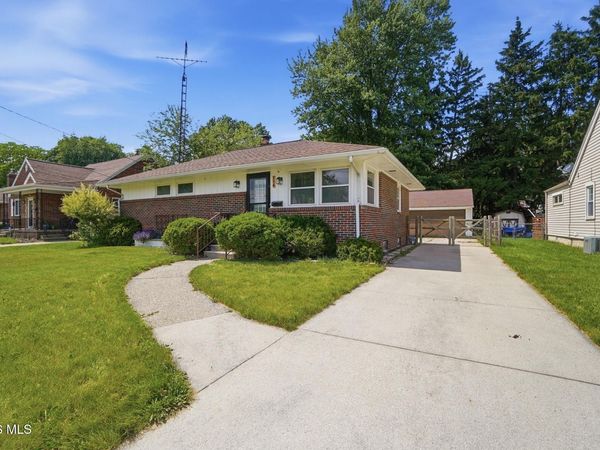 714 Highland Drive , Rossford, OH 43460