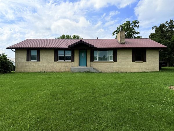 820 S Dallas County Line Road , Conway, MO 65632
