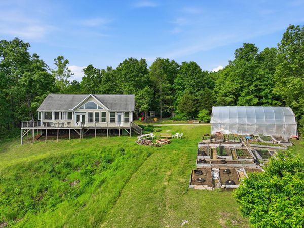 358 Co Rd 343 , Caulfield, MO 65626