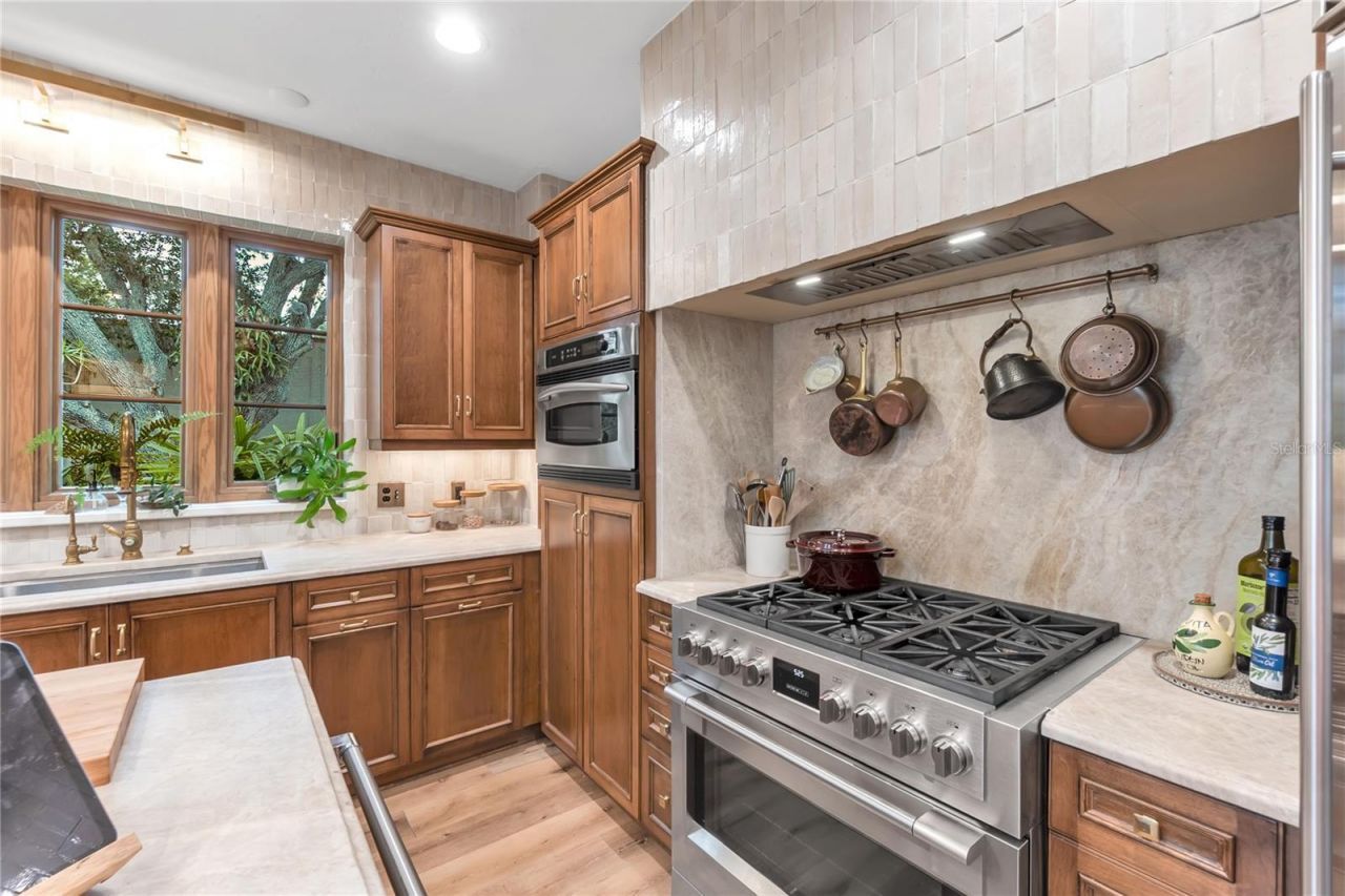 1864 Clematis St Street, Sarasota, FL 34239 Photo
