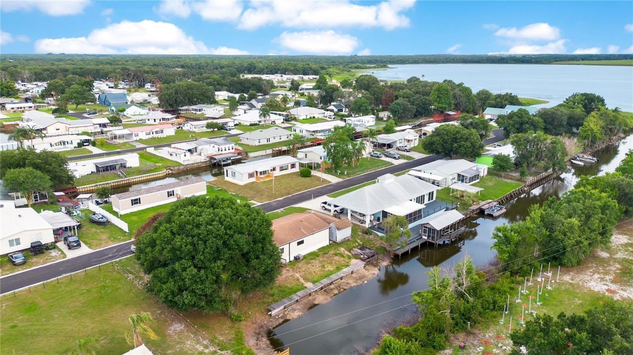 410 Lagoon Court, Kenansville, FL 34739 Photo