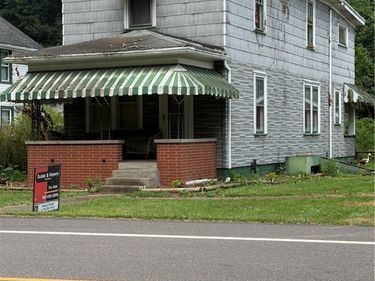4956 State Route 150, Dillonvale, OH 43917