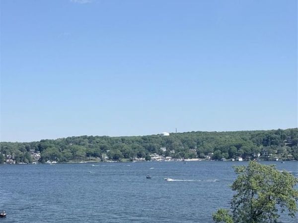318 Lakeside Boulevard, HOPATCONG, NJ 07843