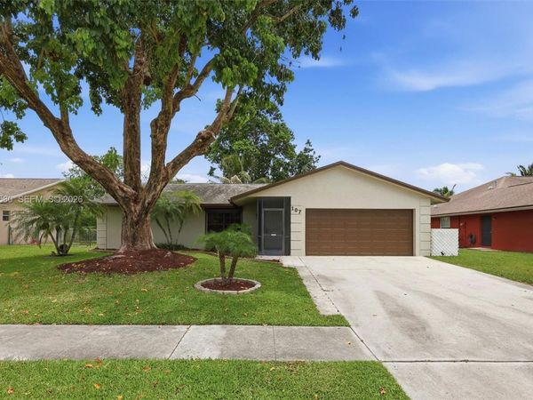 107 Starling Ave , Royal Palm Beach, FL 33411
