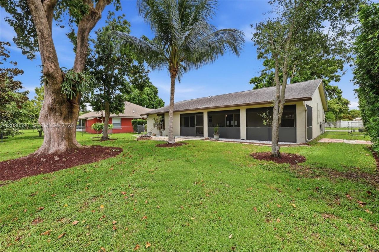 107 Starling Ave , Royal Palm Beach, FL 33411 Photo