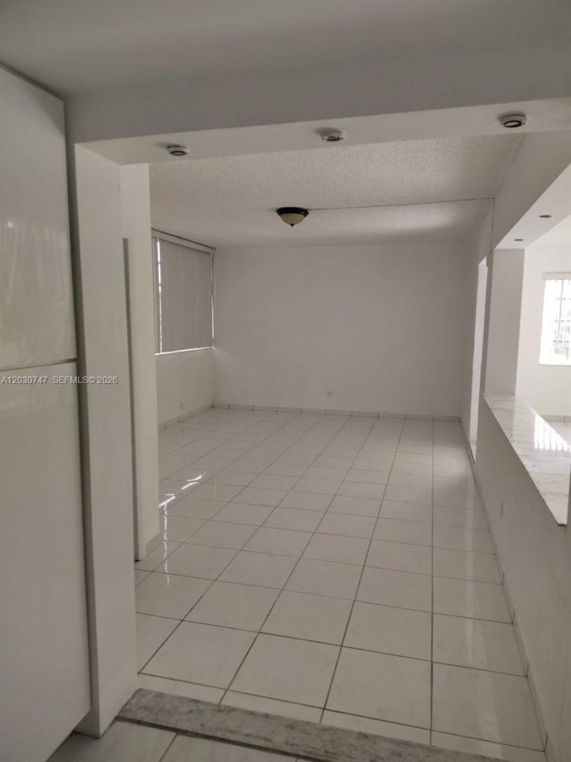 200 NE 12th Ave , Unit 1C, Hallandale Beach, FL 33009 Photo
