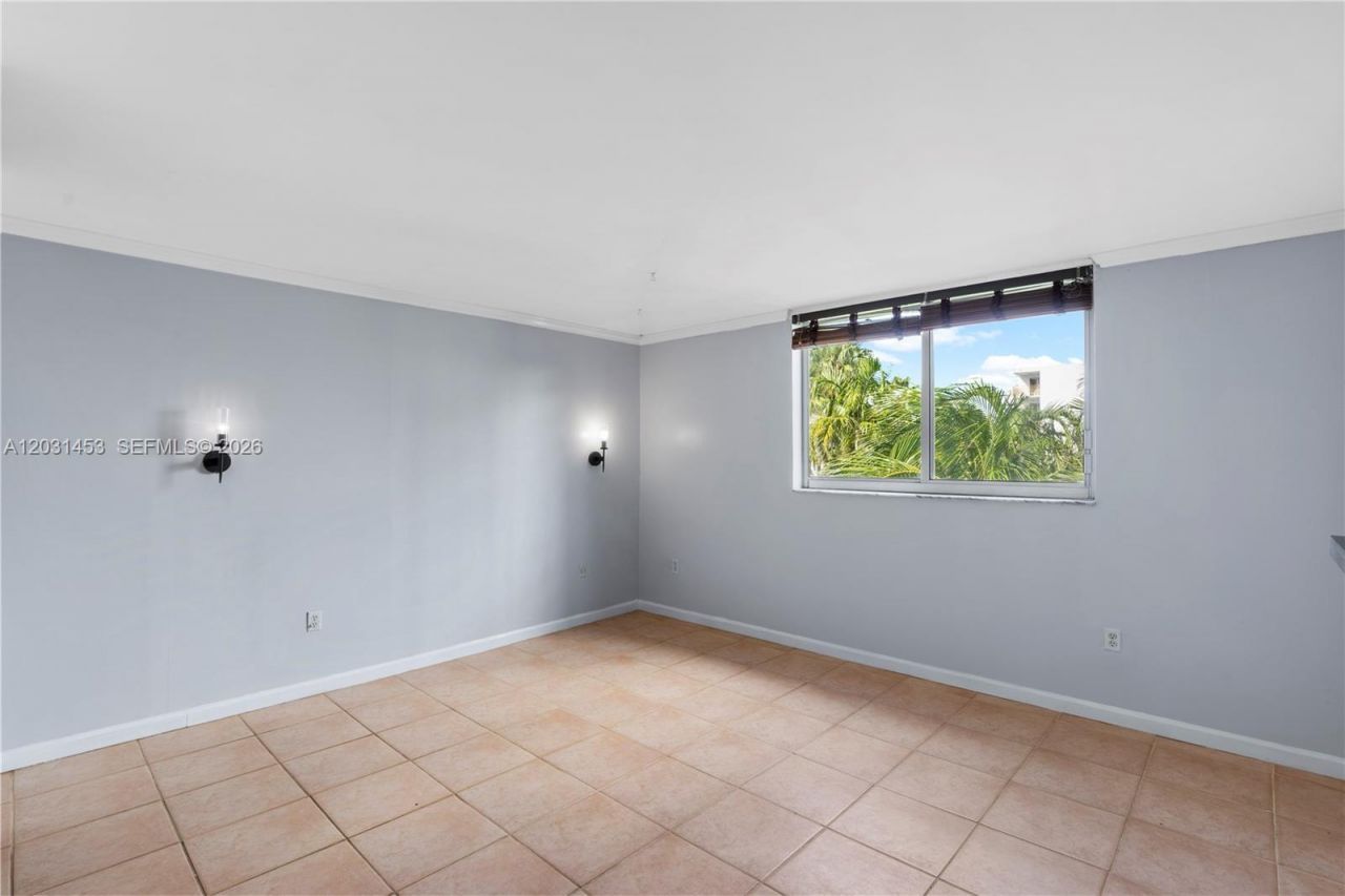 1605 Bay Rd , Unit 503, Miami Beach, FL 33139 Photo