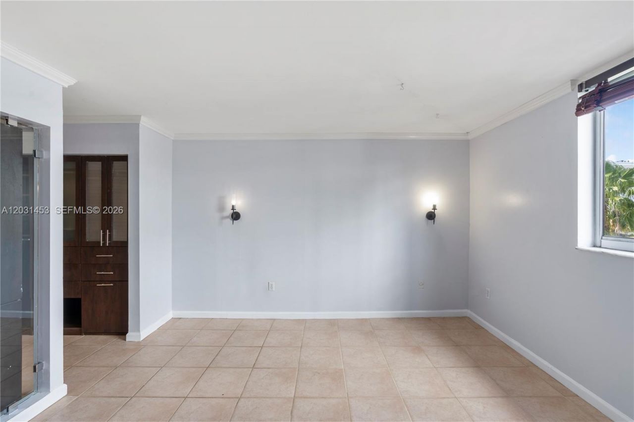 1605 Bay Rd , Unit 503, Miami Beach, FL 33139 Photo