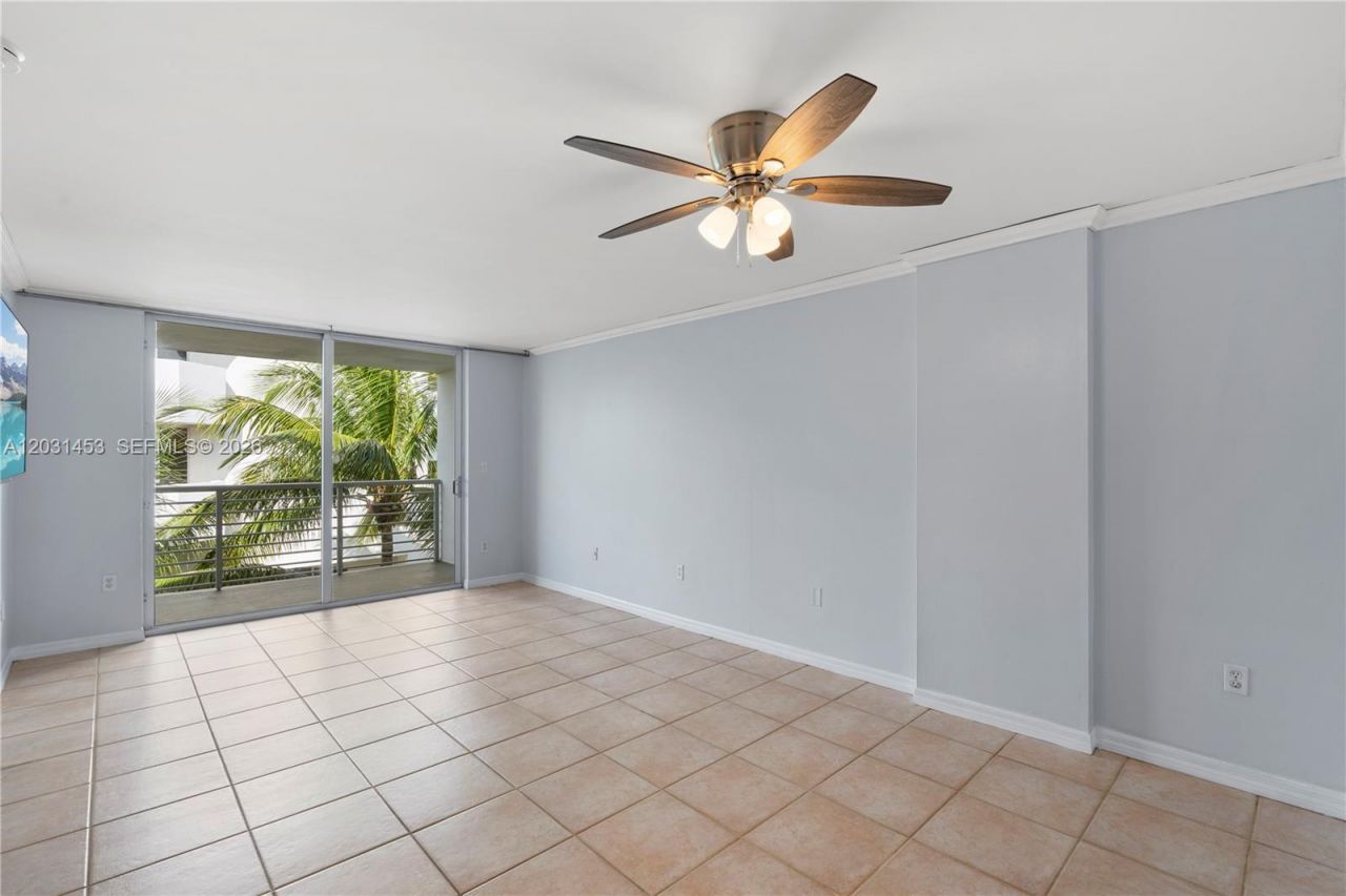 1605 Bay Rd , Unit 503, Miami Beach, FL 33139 Photo
