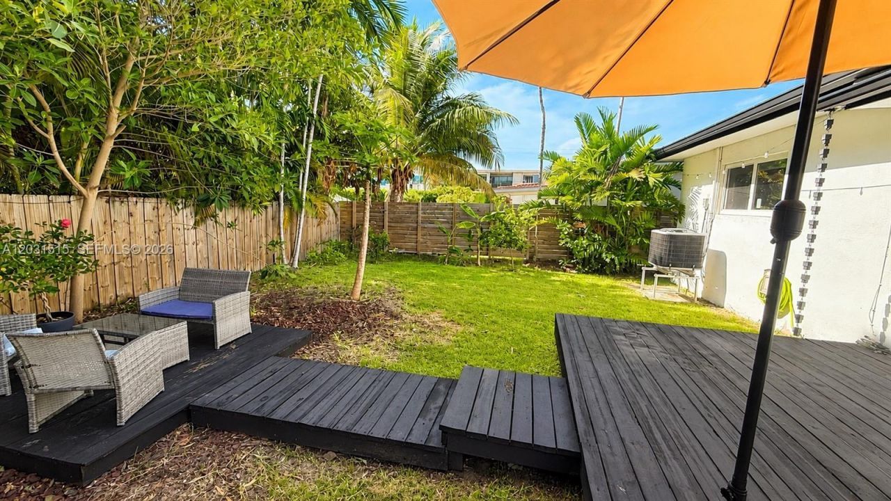 8819 Dickens Ave, Surfside, FL 33154 Photo